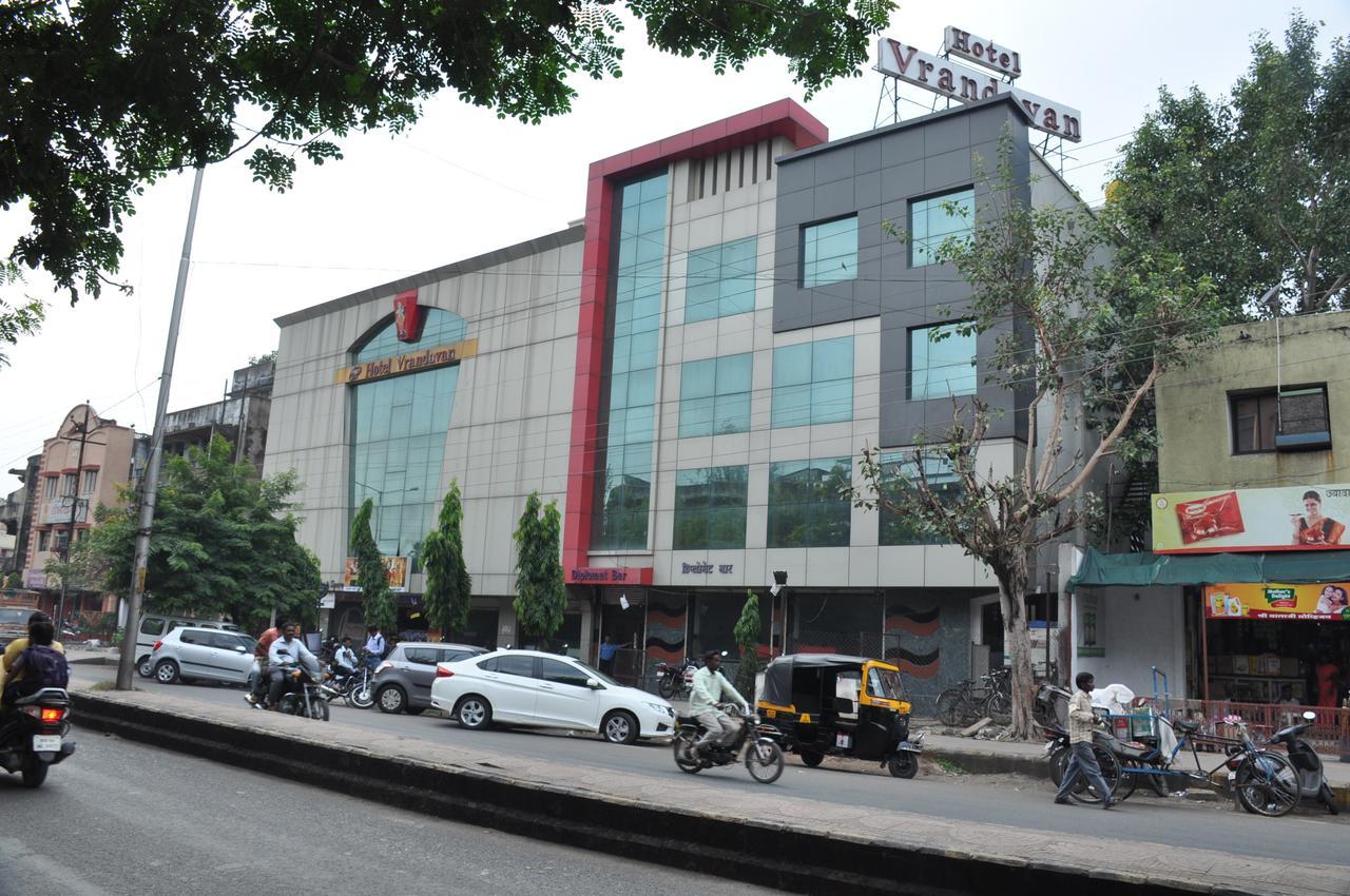 Hotel Vrandavan Nagpur Exteriör bild